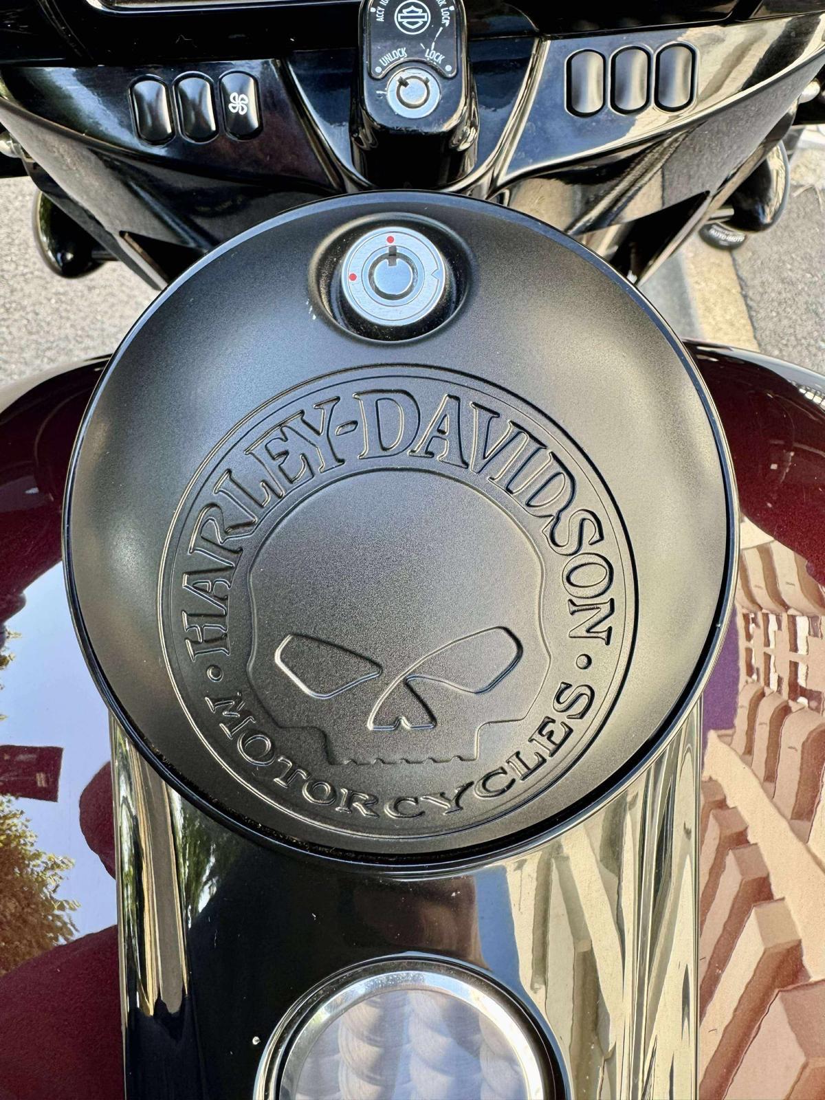 STREET GLIDE SPECIAL UNIC