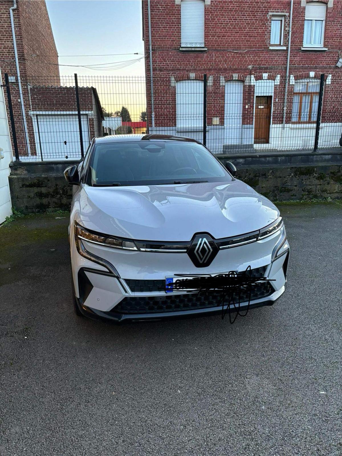 RENAULT  MÉGANE E-TECH ELECTRIC EV60 220CH SUPER CHARGE-FINITION ICONIC 